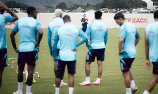 Flamengo com elenco completo para o retorno ao Brasileirão e maratona de jogos