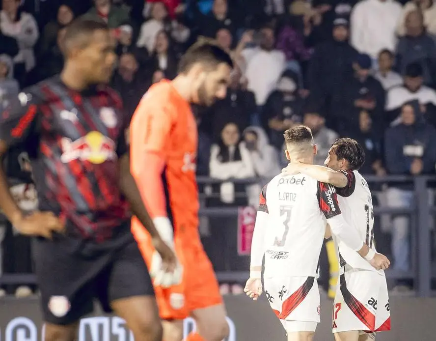 Flamengo virou sobre o Bragantino fora de casa
