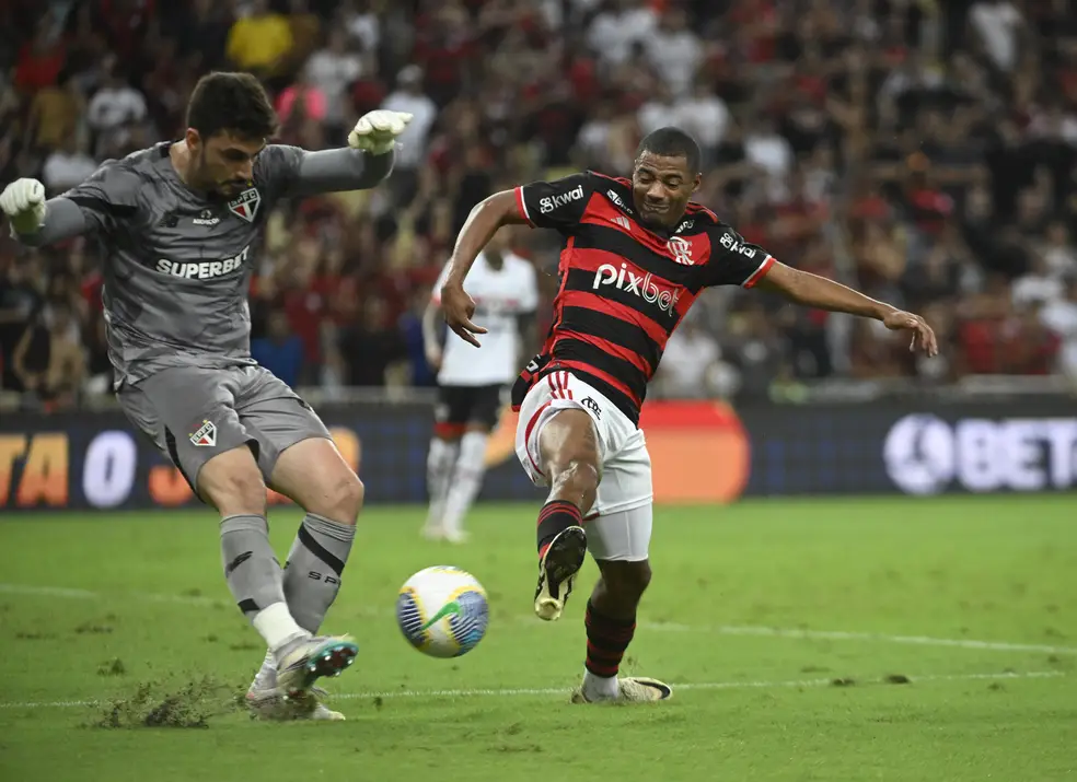 Flamengo x São Paulo - De la Cruz e Rafael