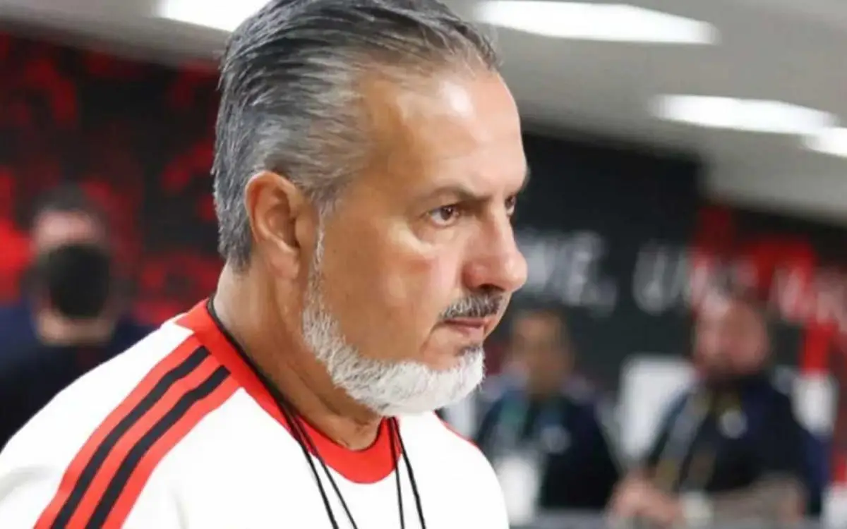 José Boto aguarda propostas para avaliar a saída de Jogadores do Flamengo