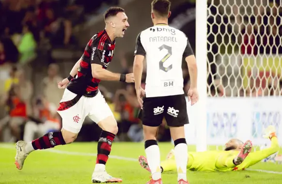 Léo Ortiz foi decisivo em vitória do Flamengo (Foto: Adriano Fontes/Flamengo)