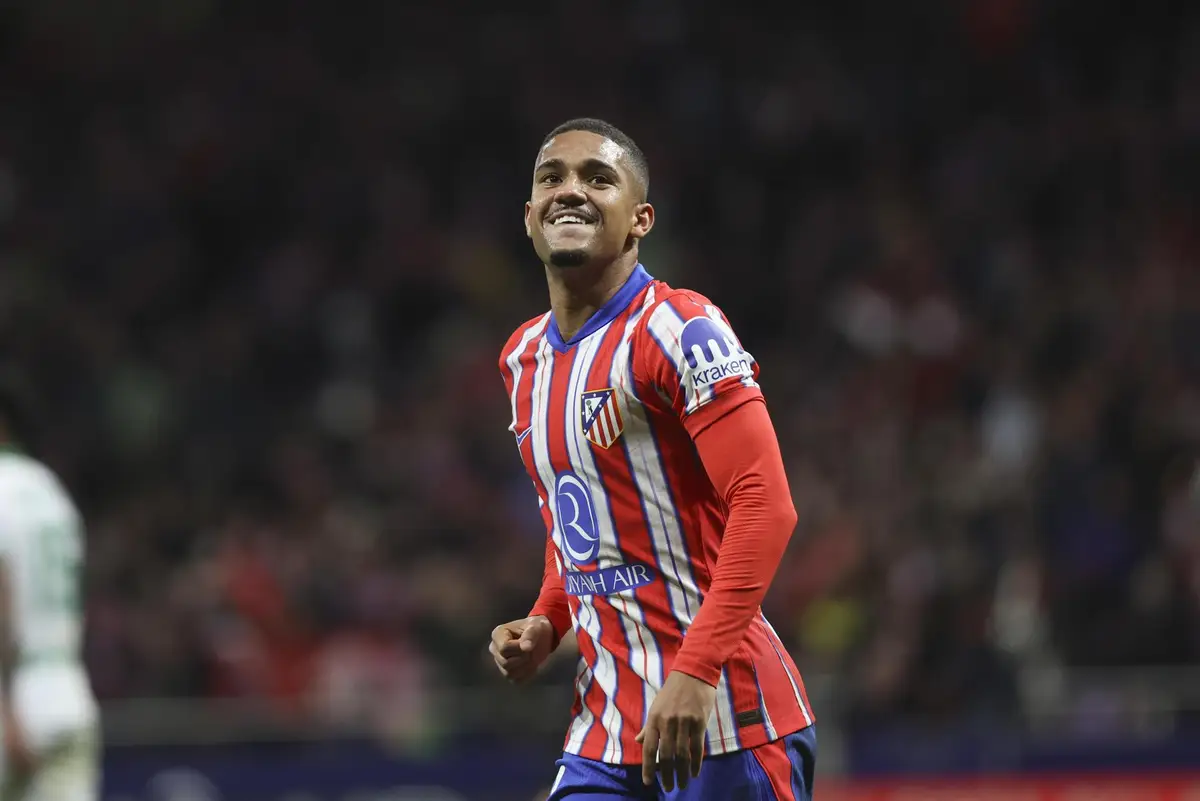 Lino em ação pelo Atlético de Madrid