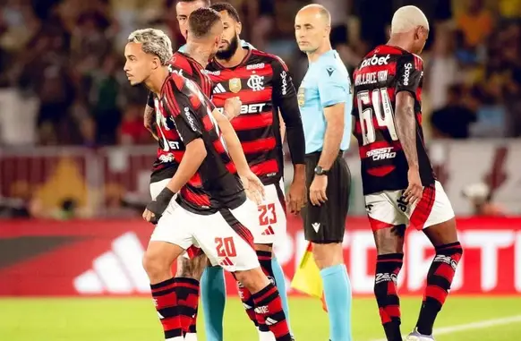 Matheus Gonçalves ganhou minutos no Flamengo contra o Fluminense (Foto: Reprodução/Instagram)