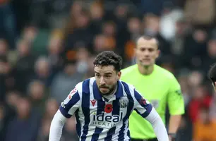 Michael Johnston joga pelo lado esquerdo no West Bromwich, da Inglaterra (Foto: Divulgação / West Bromwich)