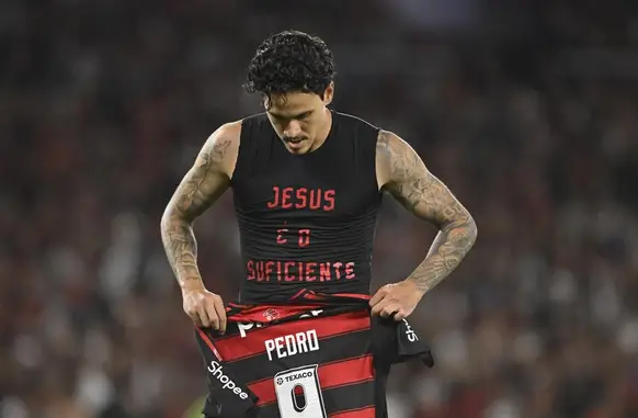 Pedro comemora gol do Flamengo contra o Fluminense (Foto: André Durão)