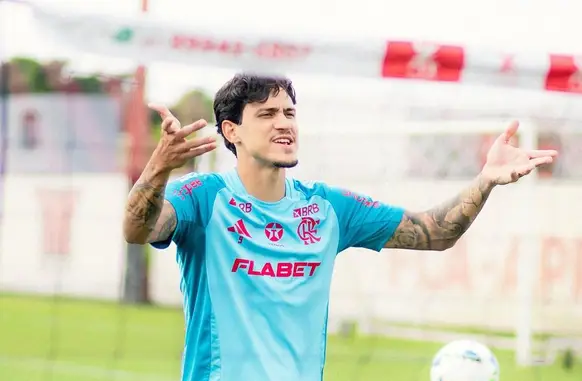 Pedro treino Flamengo (Foto: Adriano Fontes/Flamengo)