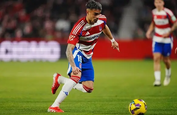 Reinier disputou a última temporada no Granada, da Espanha (Foto: Divulgação/Granada)