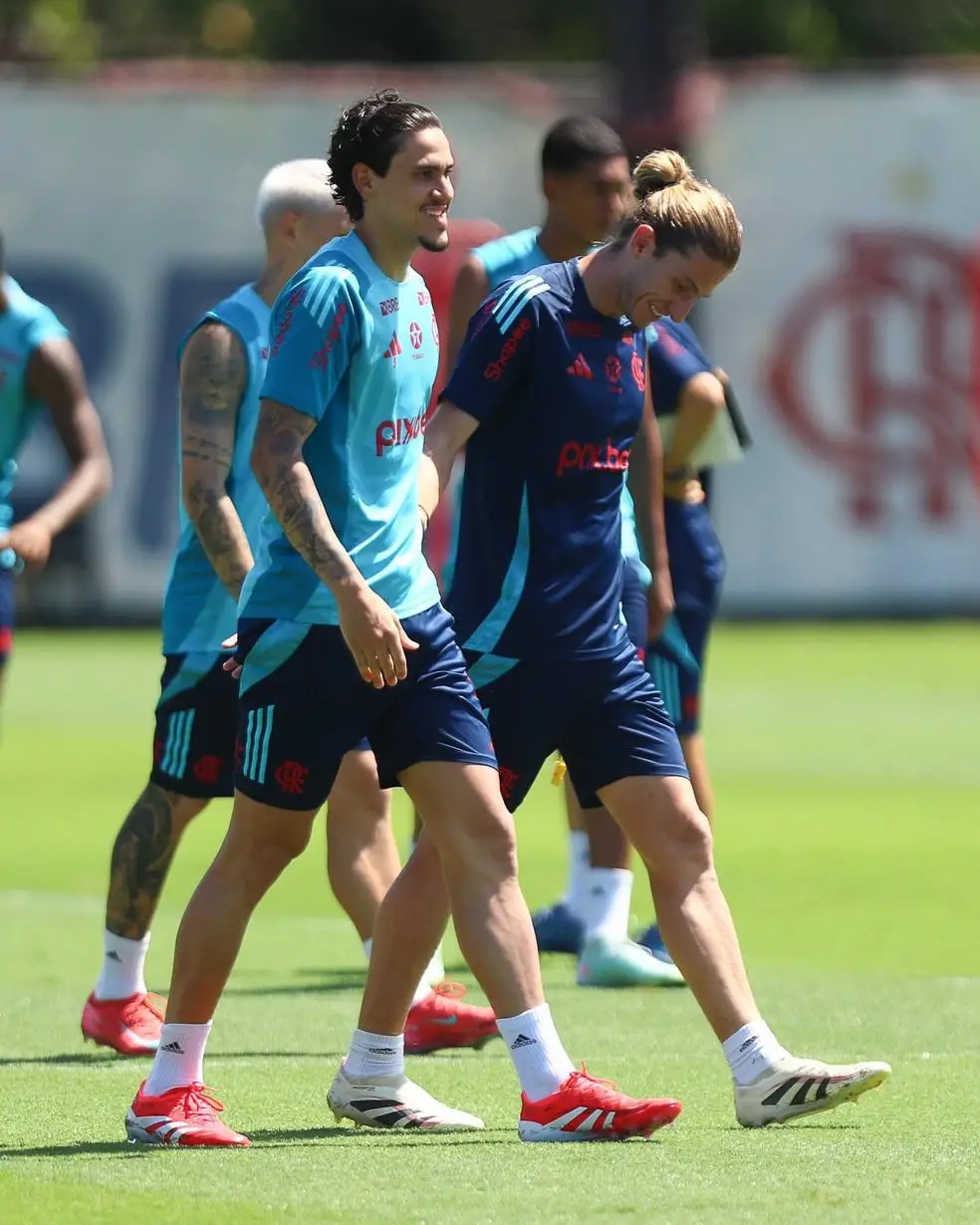 Relação entre Pedro e Filipe Luís no Flamengo é incógnita após críticas do treinador