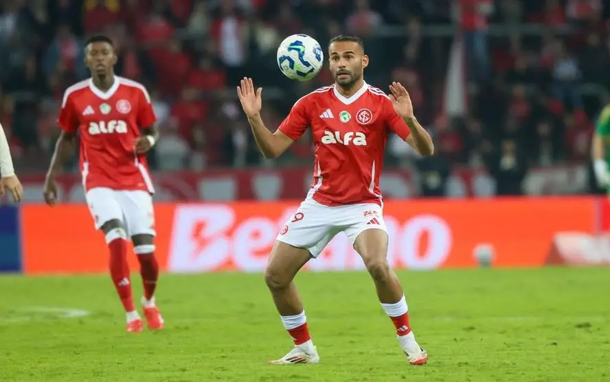 Thiago Maia em ação pelo Internacional