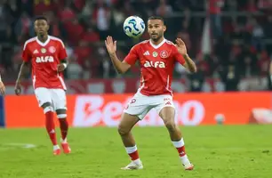Thiago Maia em ação pelo Internacional (Foto: Ricardo Duarte / Internacional)
