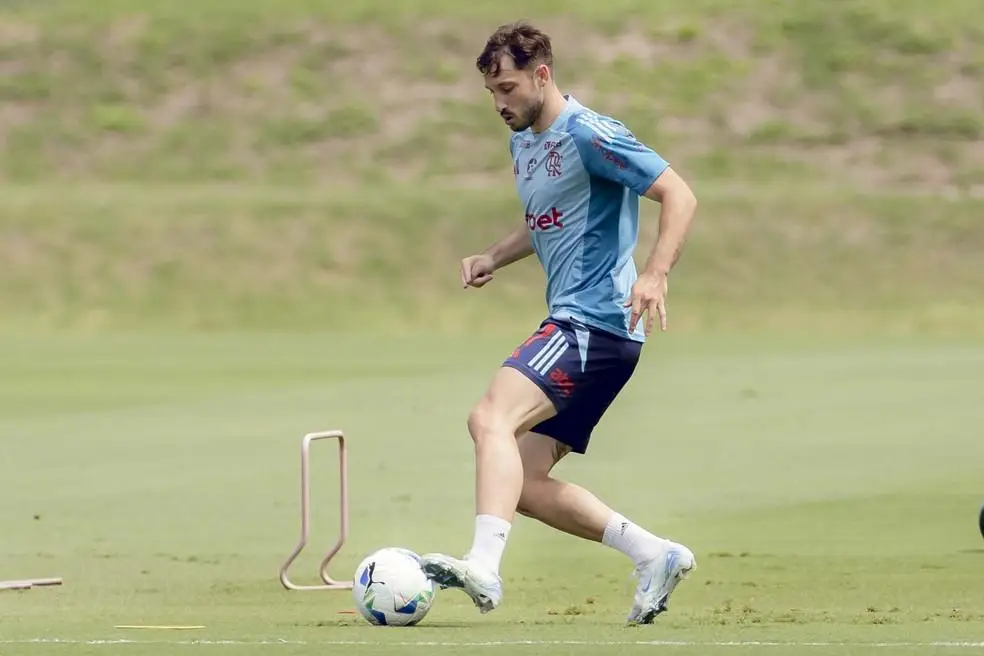 Viña em treino do Flamengo