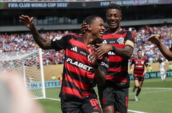 Wallace Yan e Bruno Henrique (Foto: Gilvan de Souza / Flamengo)