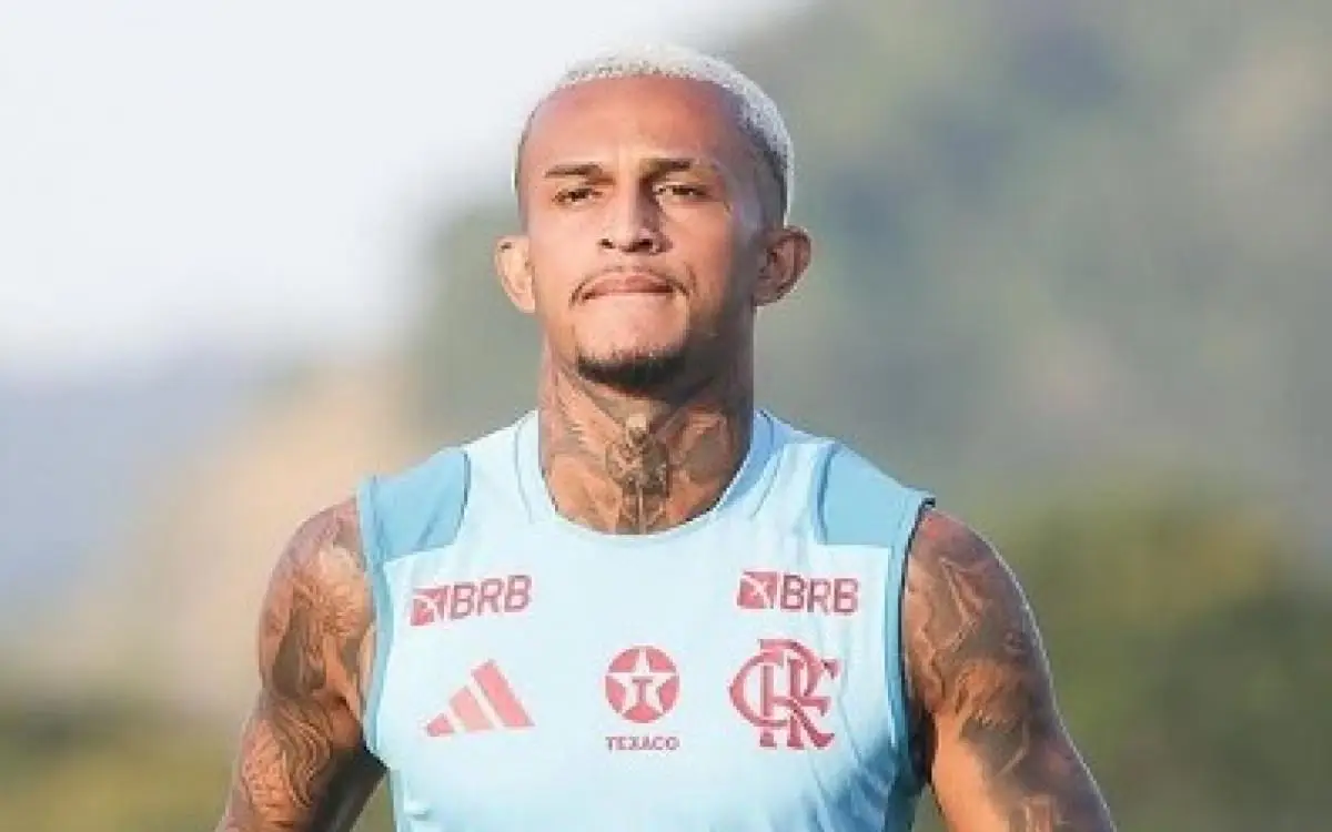 Wesley em treino do Flamengo