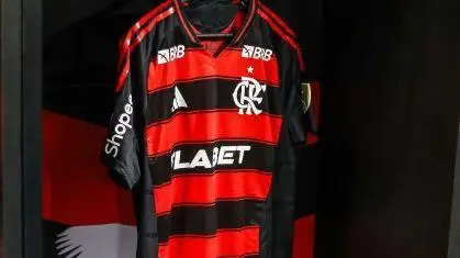 A camisa do Flamengo com a logo da Flabet
