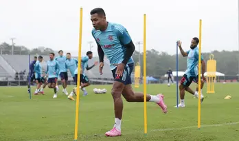 Lesões de Alex Sandro: Impacto no Flamengo em 2025
