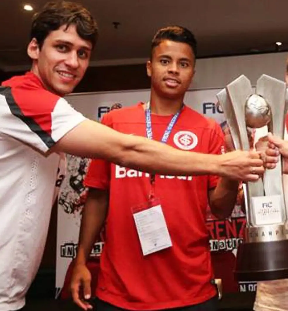 Allan nos tempos de Inter com o técnico Ricardo Colbachini