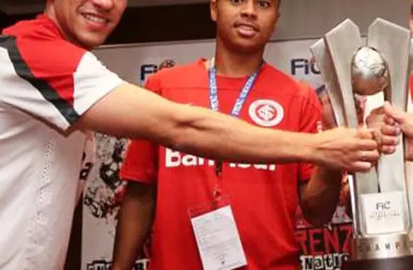 Allan nos tempos de Inter com o técnico Ricardo Colbachini (Foto: Divulgação)