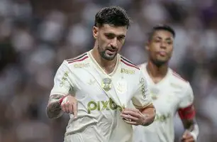 Arrascaeta comemora gol em Ceará x Flamengo, pelo Brasileirão (Foto: Gilvan de Souza/CRF)