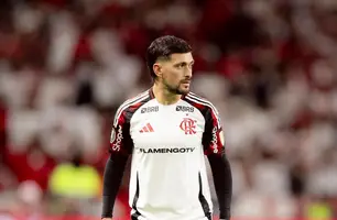 Arrascaeta no jogo entre Internacional e Flamengo (Foto: Adriano Fontes/Flamengo)