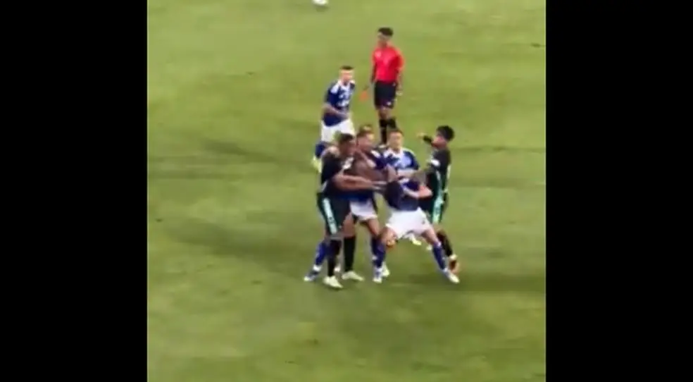 Briga entre jogadores do Betis e do Como em amistoso de pré-temporada