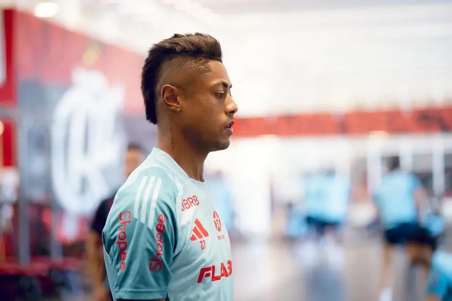 Bruno Henrique em treino no Flamengo