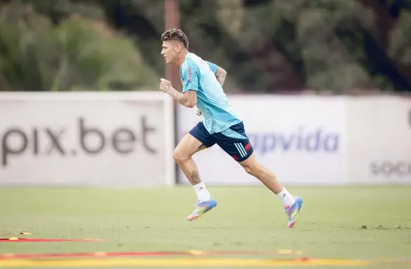 Carrascal em treino do Flamengo (Foto: Adriano Fontes/Flamengo)