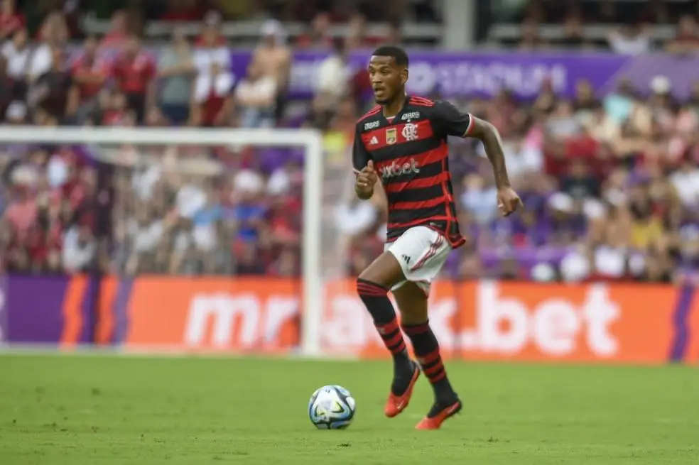 Cleiton tem contrato com o Flamengo até o fim do ano e não vai renovar
