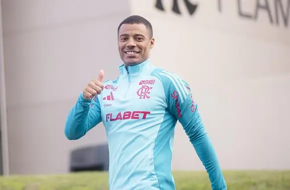 De la Cruz treina no Ninho do Urubu (Foto: Adriano Fontes/Flamengo)