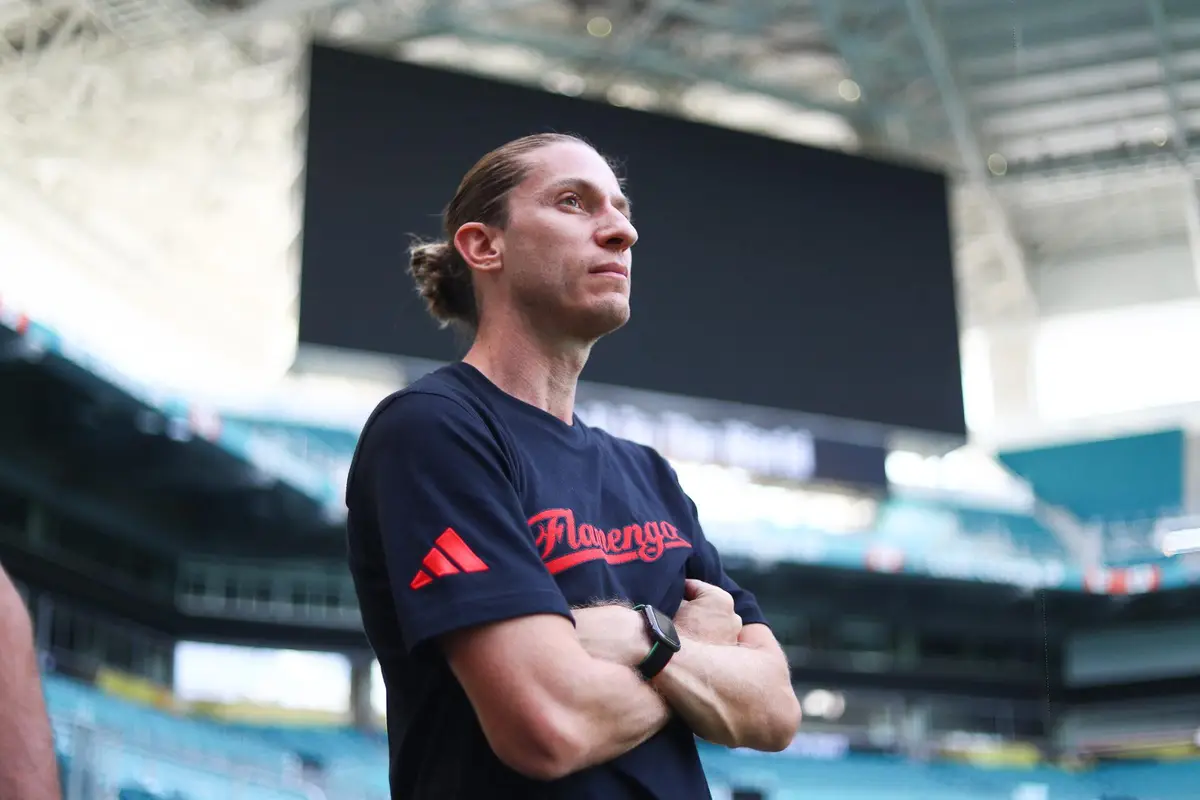 Filipe Luís conquistou três títulos em menos de um ano no clube carioca