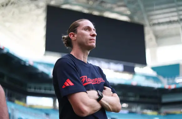 Filipe Luís conquistou três títulos em menos de um ano no clube carioca (Foto: Gilvan de Souza/Flamengo)