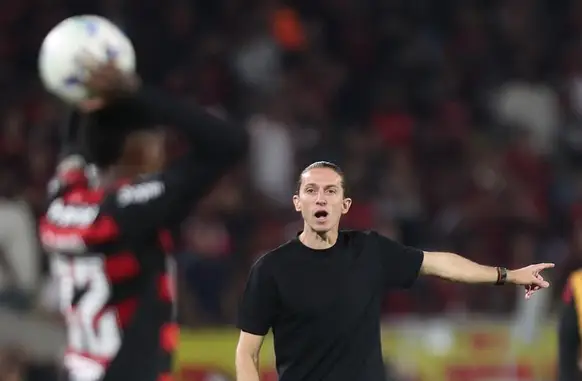 Filipe Luís durante Flamengo x Internacional pela Libertadores (Foto: Gilvan de Souza/Flamengo)