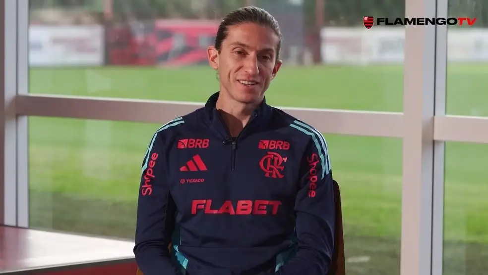 Filipe Luís em entrevista no Flamengo