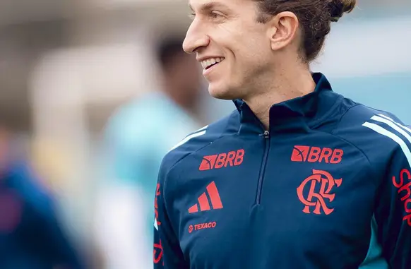 Filipe Luís em treino do Flamengo (Foto: Adriano Fontes/Flamengo)