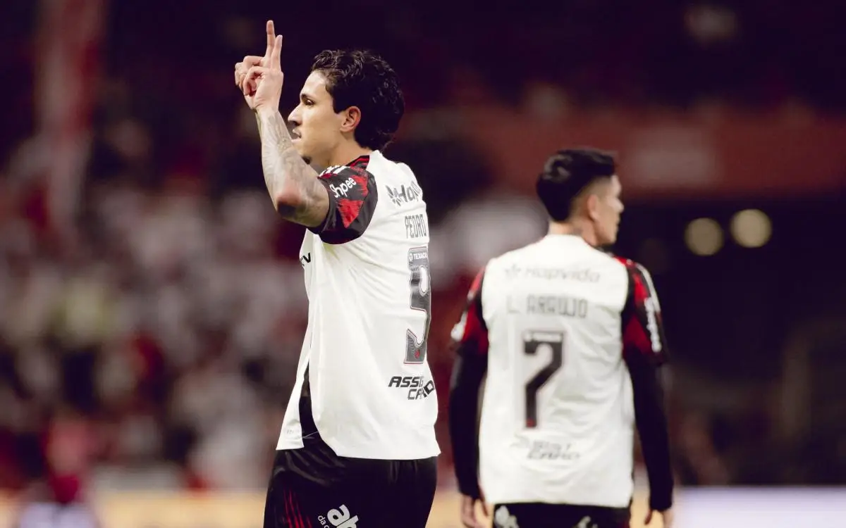 Flamengo venceu o Internacional por 3 a 0, neste domingo (17), em Porto Alegre