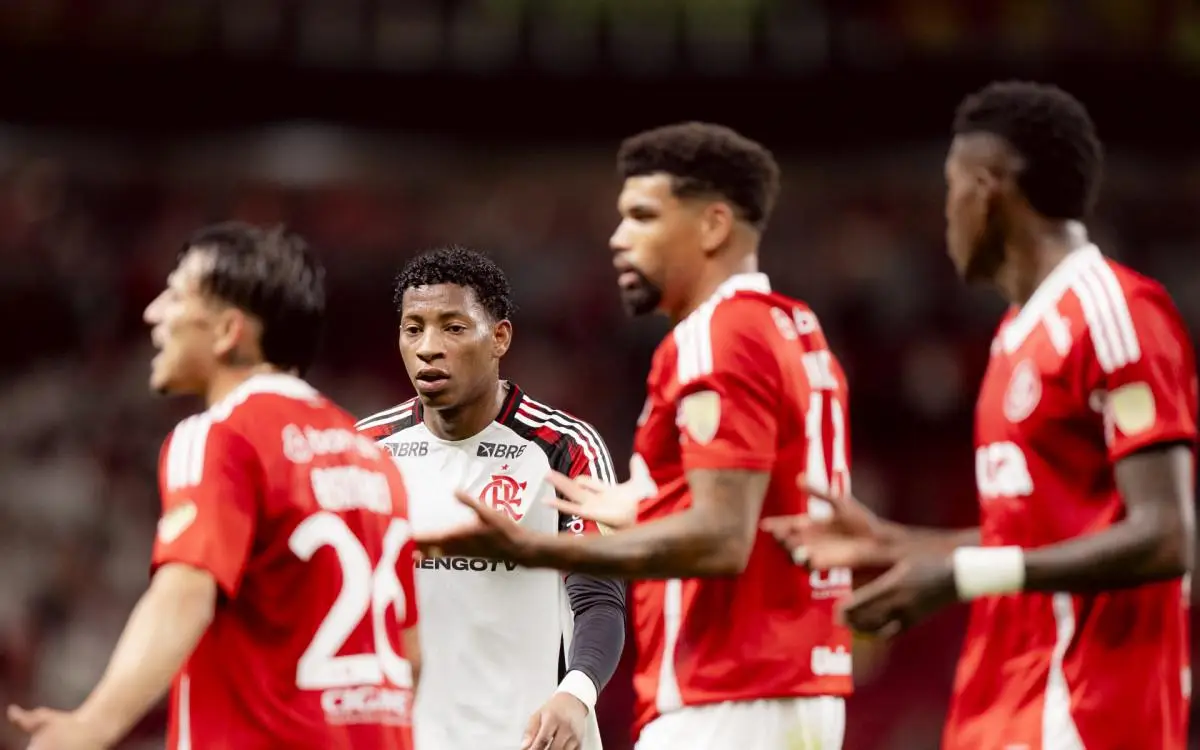 Gonzalo Plata soma cinco participações em gols nos últimos seis jogos pelo Flamengo