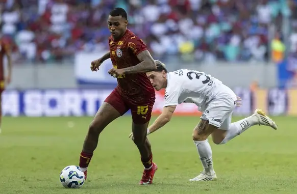 Jean Lucas em ação pelo Bahia: volante foi convocado para a seleção (Foto: Rafael Rodrigues/Bahia)