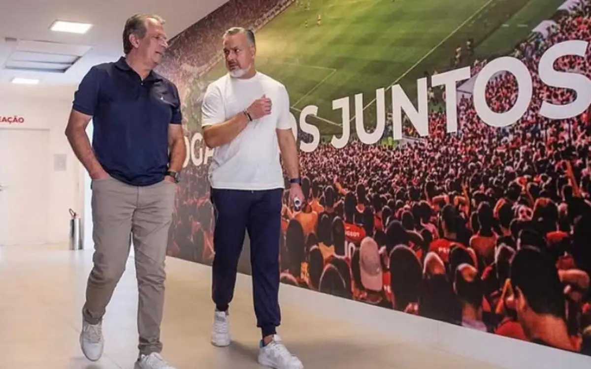 José Boto conversa com Luis Eduardo Baptista, o BAP, presidente do Flamengo