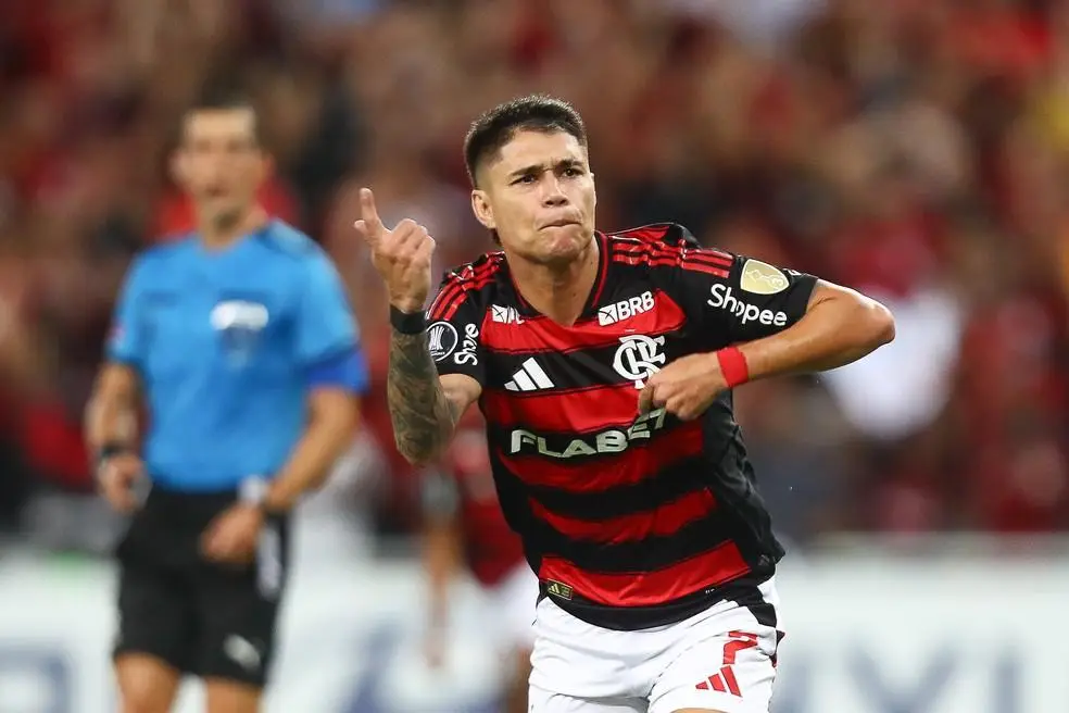 Luiz Araújo deve ser novidade no Flamengo contra o Inter