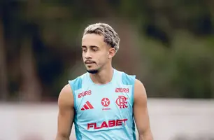 Matheus Gonçalves em treino do Flamengo: ele retorna à equipe sub-20 para o Mundial (Foto: Adriano Fontes/Flamengo)