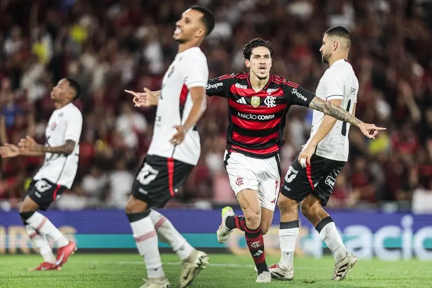 Pedro fez três gols na partida