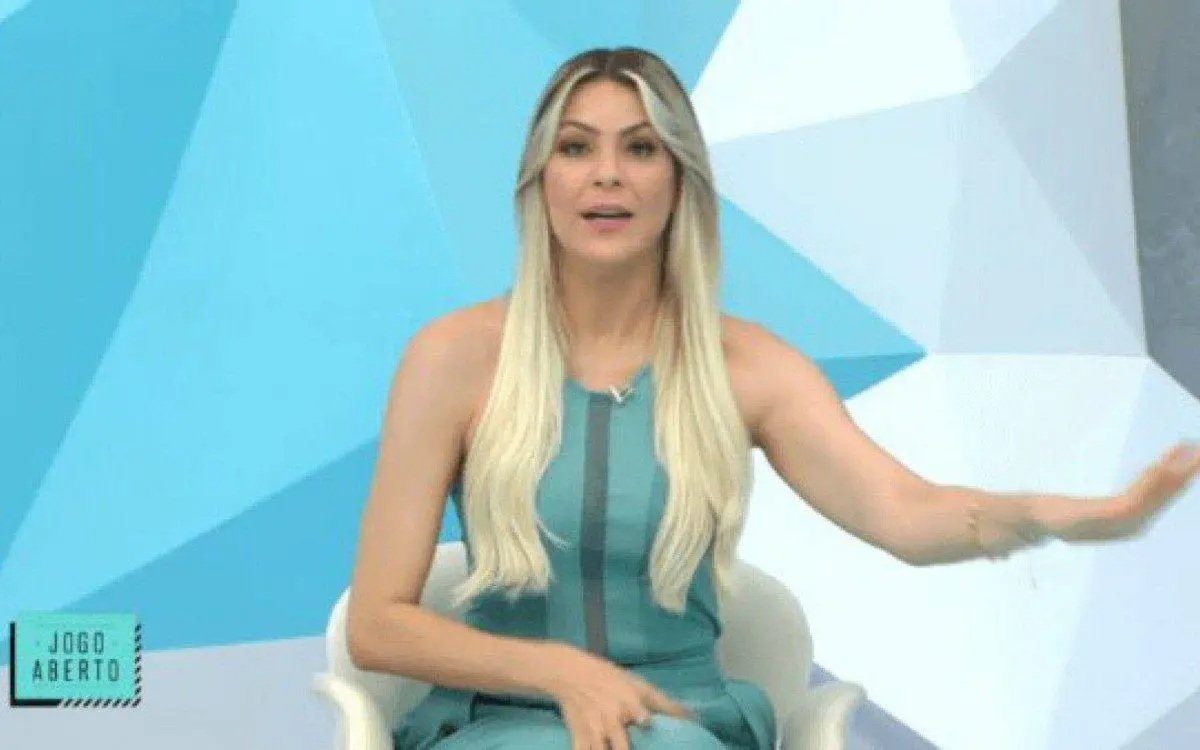 Renata Fan apresenta o  'Jogo Aberto'