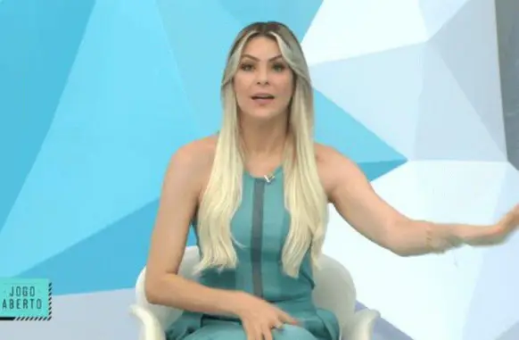 Renata Fan apresenta o  'Jogo Aberto' (Foto: Foto: Reprodução/Jogo Aberto)
