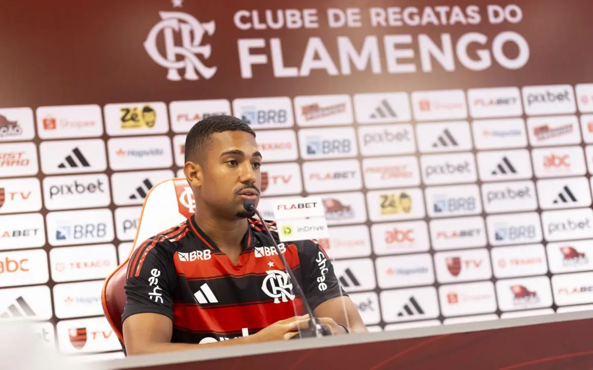 Samuel Lino foi apresentado pelo Flamengo nesta sexta-feira (1º)