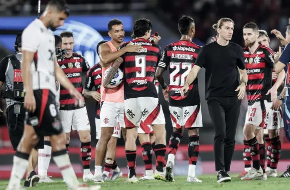 Sob o comando de Filipe Luís, o Flamengo soma 46 pontos e é o líder isolado no Brasileiro (Foto: Gilvan de Souza / Flamengo)