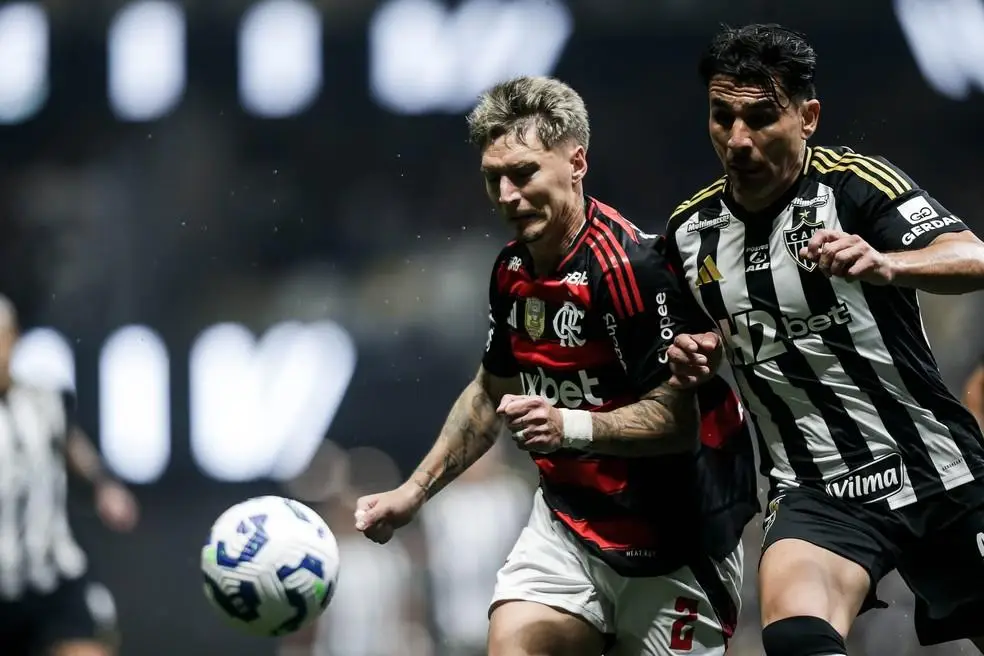 Varela em Atlético-MG x Flamengo