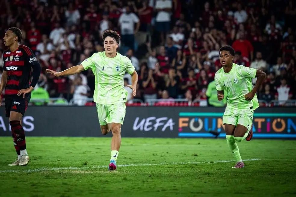 Virgili faz o primeiro gol do Barcelona na final do Intercontinental Sub-20, contra o Flamengo