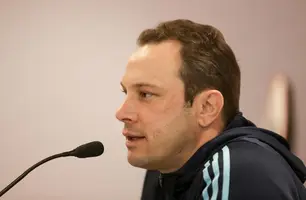 Bruno Pivetti foi quem comandou o Flamengo diante da Portuguesa, em Volta Redonda (Foto: Gilvan de Souza / Flamengo)