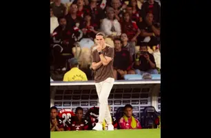 Filipe Luís em ação durante o clássico entre Flamengo e Vasco, no Maracanã (Foto: Adriano Fontes / Flamengo)