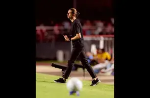 Filipe Luís em ação pelo Flamengo no duelo com o São Paulo, no Morumbis (Foto: Adriano Fontes / Flamengo)