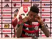 Vitão emociona-se em apresentação oficial no Flamengo